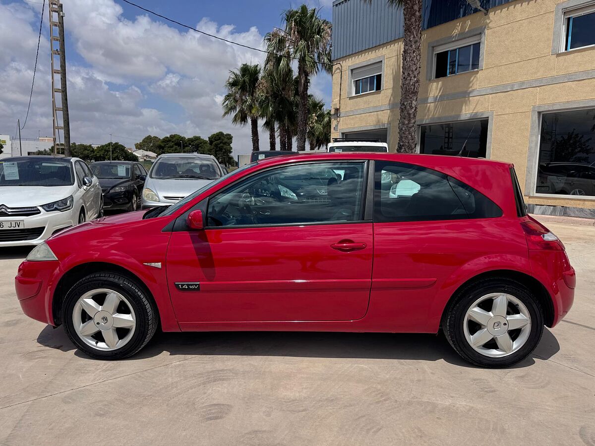 RENAULT MEGANE 1.4 AUTHENTIQUE SPANISH LHD IN SPAIN 75000 MILES SUPER 2006